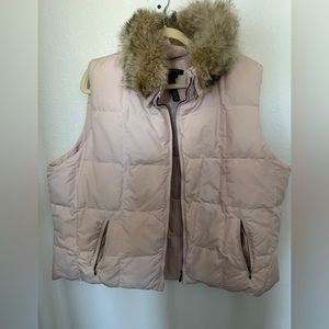 Ralph Lauren Women’s Blush Pink Vest with Faux Fur Collar size 2x (worn once)